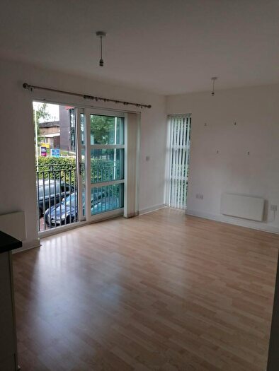 2 Bedroom Flat To Rent In Stamford Street East, Ashton-Under-Lyne, OL6