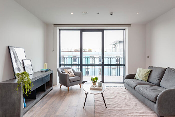 2 Bedroom Apartment To Rent In Three Colts Ln, London, E2