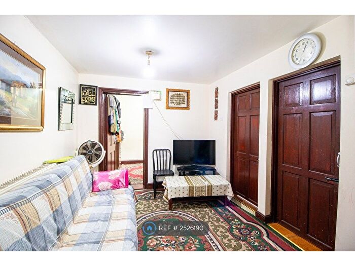 1 Bedroom Flat To Rent In Central Park Road, London, E6