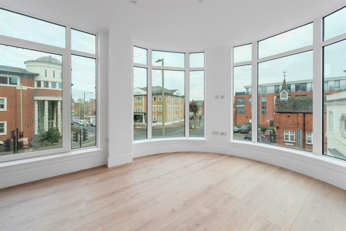 1 Bedroom Apartment To Rent In Pycroft Road, Chertsey, KT16