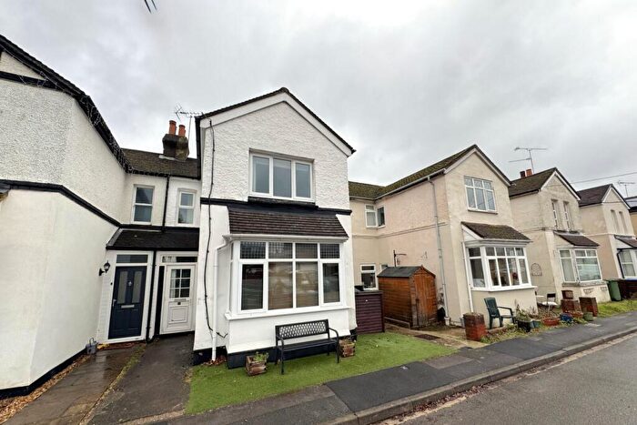 3 Bedroom End Of Terrace House For Sale In Lyndford Terrace, Fleet, Hampshire, GU52