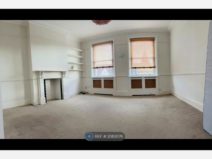 Studio To Rent In Park Road, London, N8