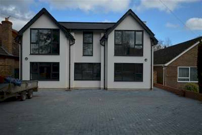 2 Bedroom Flat To Rent In Cambridge Road, Great Shelford, CB22