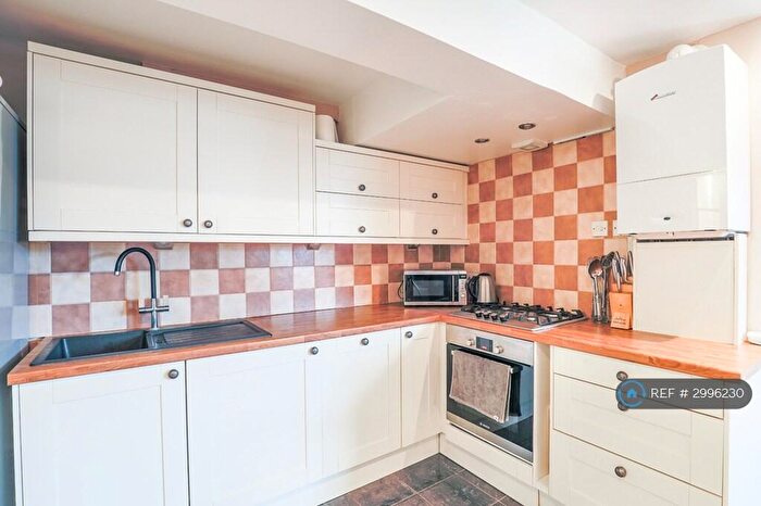 2 Bedroom Flat To Rent In Jerningham Road, London, SE14