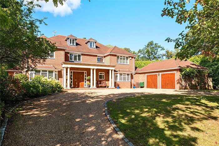 5 Bedroom Detached House For Sale In Onslow Road, Burwood Park, KT12