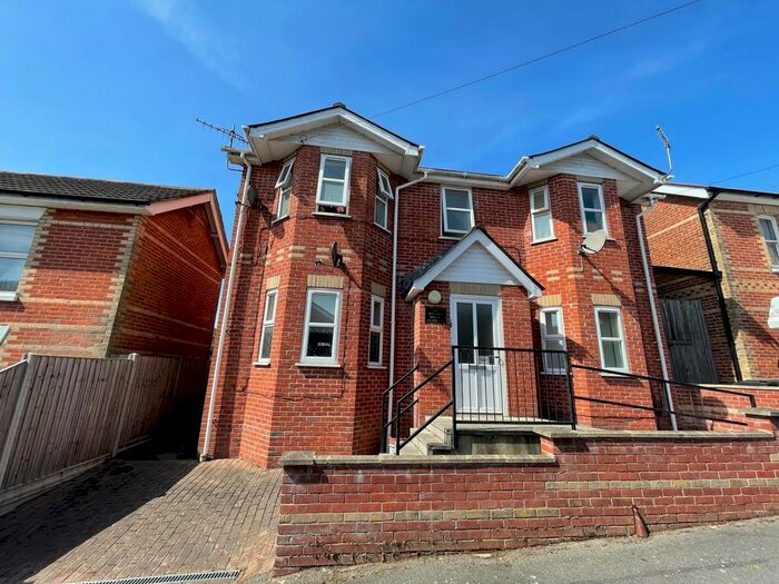 1 Bedroom Flat To Rent In Melville Road, Winton, Bournemouth, BH9