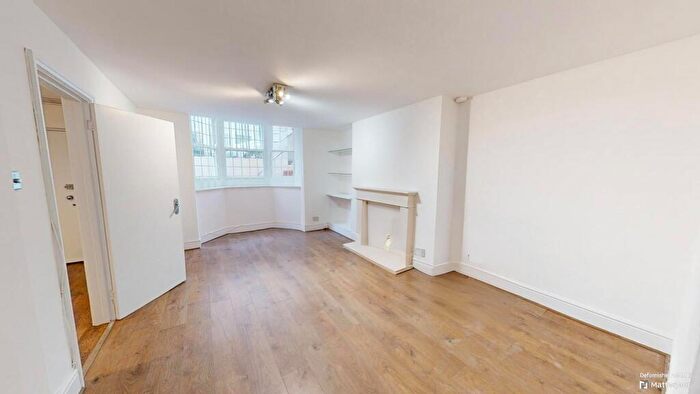 2 Bedroom Flat To Rent In - Marine Parade, Brighton, BN2