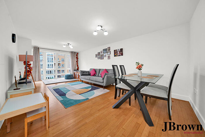 3 Bedroom Apartment For Sale In St Davids Square, Isle Of Dogs, E14