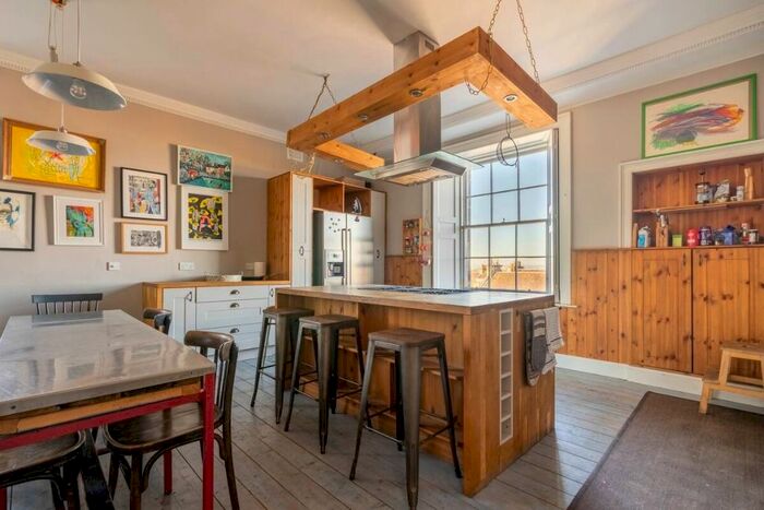 3 Bedroom Flat To Rent In Albany Street, New Town, Edinburgh, EH1