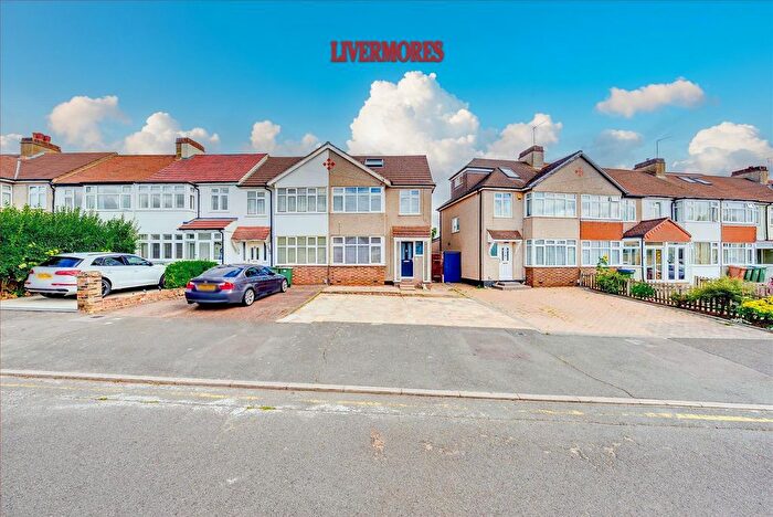 4 Bedroom End Terrace House For Sale In Heathview Avenue, Crayford, Dartford, DA1