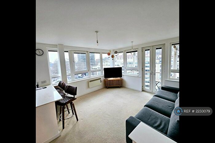 2 Bedroom Flat To Rent In St. Giles Court, Bristol, BS1