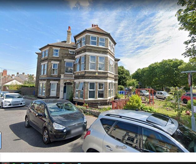 2 Bedroom Flat To Rent In Kirkley Cliff Road, Lowestoft, NR33
