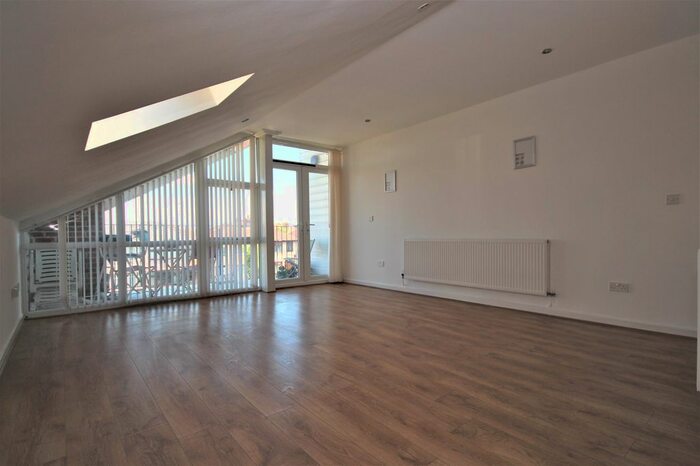 2 Bedroom Flat To Rent In Roxburgh Street, Bootle, Merseyside, L20