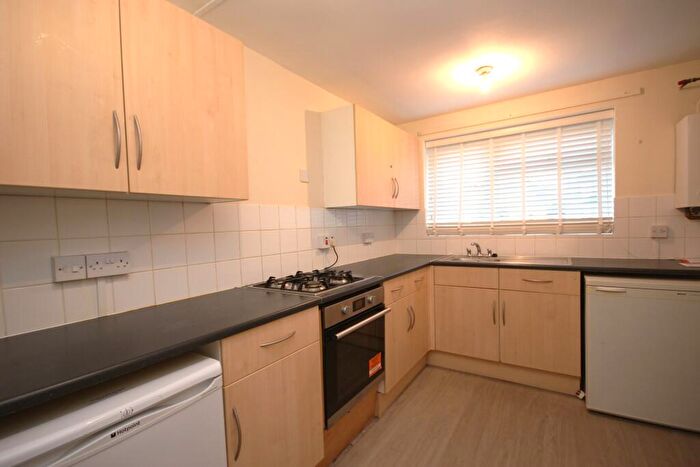 2 Bedroom Flat To Rent In Figtree Hill Hemel Hempstead, Hertfordshire, HP2