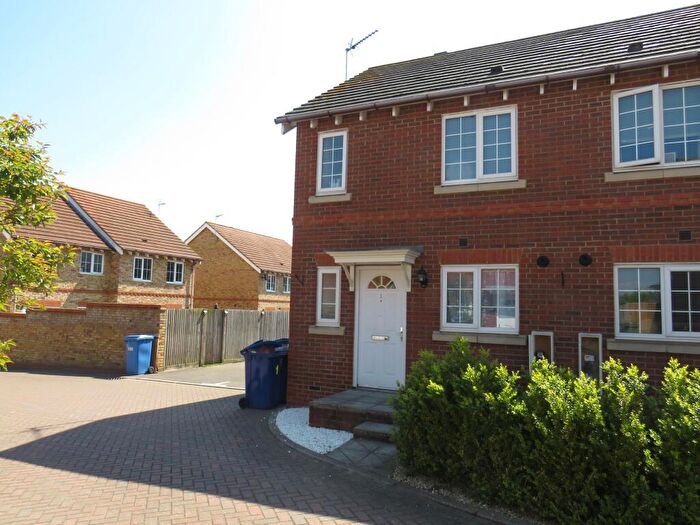 2 Bedroom House To Rent In Fennel Close, Minster On Sea, Sheerness, ME12