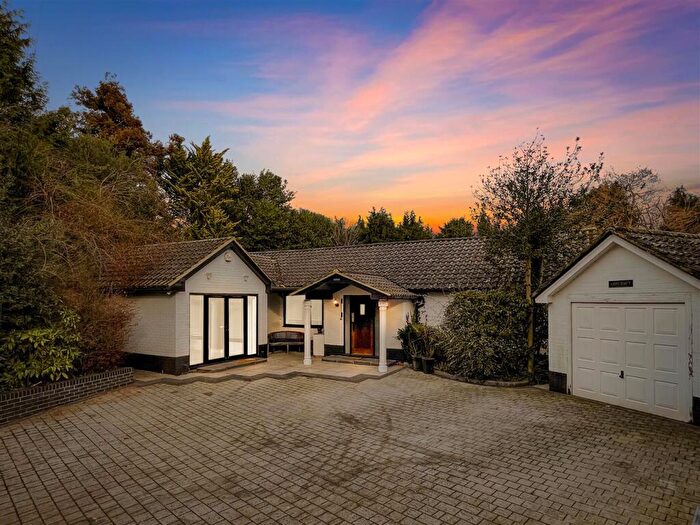 4 Bedroom Detached House To Rent In Station Road, Lingfield, RH7