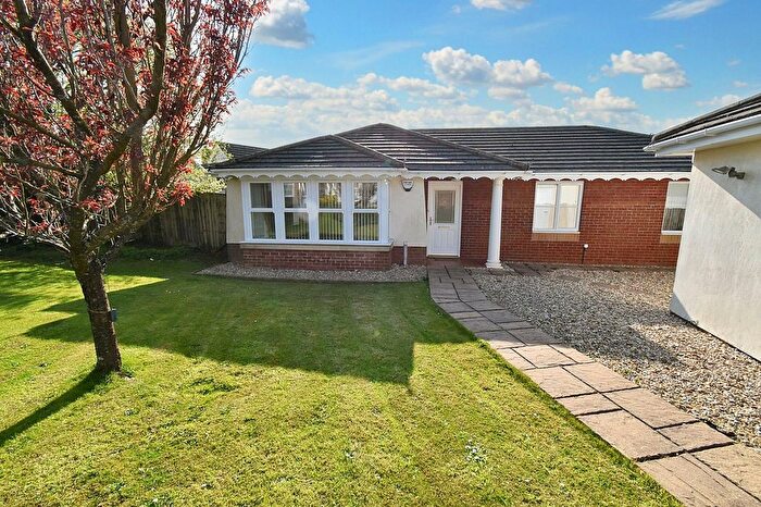 3 Bedroom Detached Bungalow For Sale In Coed Y Crwys, Three Crosses, Swansea, SA4