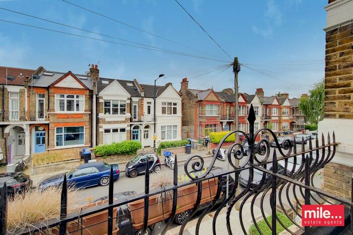 2 Bedroom Flat To Rent In Clifford Gardens, London, NW10