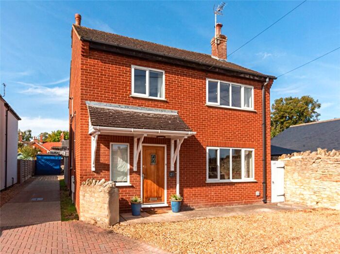 3 Bedroom Detached House For Sale In East Street, Olney, Buckinghamshire, MK46