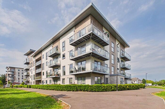 2 Bedroom Flat For Sale In Vicus Way, Maidenhead, Berkshire, SL6