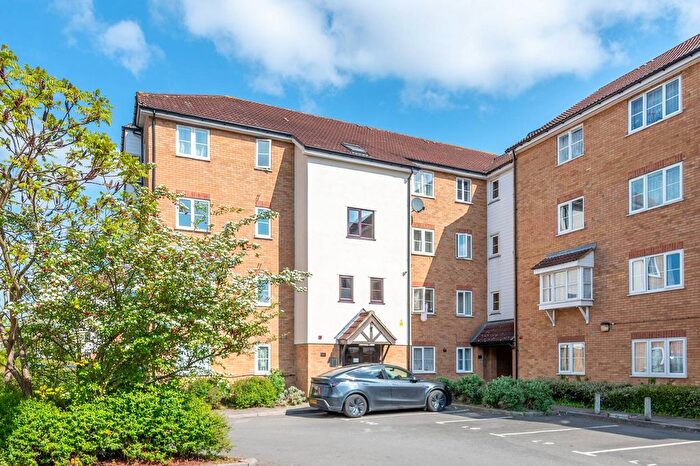 Studio To Rent In Vicars Bridge Close, Alperton, Wembley, HA0