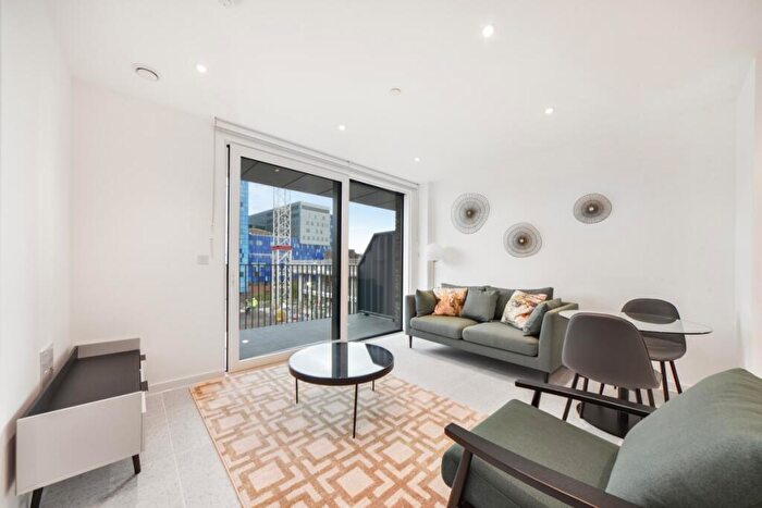 1 Bedroom Apartment To Rent In Cendal Crescent, London, E1