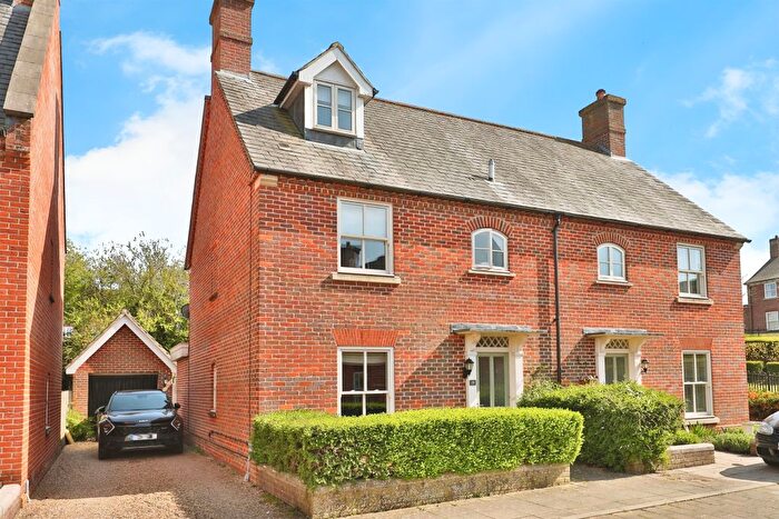 4 Bedroom Semi-Detached House For Sale In Hudson Avenue, Trowse, Norwich, NR14