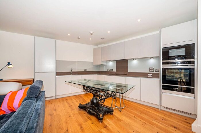 1 Bedroom Terraced House To Rent In Balls Pond Road, De Beauvoir Town, London, N1