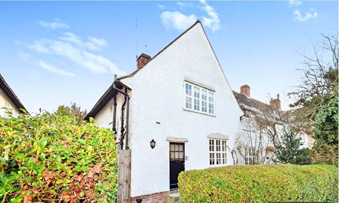 3 Bedroom Detached House To Rent In Asmuns Hill Hampstead Garden Suburb, NW11