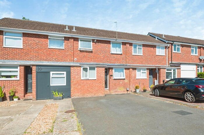 2 Bedroom Terraced House For Sale In Itchen Avenue, Bishopstoke, Eastleigh, SO50