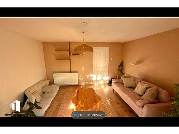 2 Bedroom Flat To Rent In Amblecote House, Cambridge, CB1
