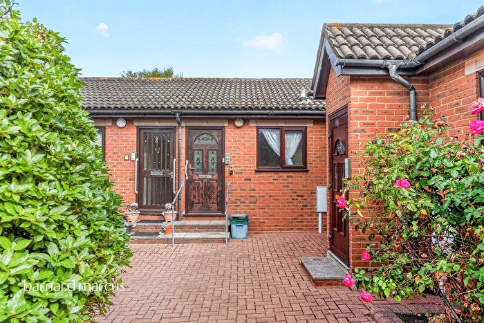 2 Bedroom Terraced Bungalow For Sale In Bletchingley Close, Thornton Heath, CR7