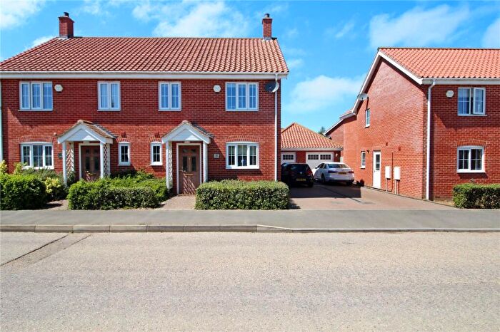 3 Bedroom Semi-Detached House For Sale In Mentmore Way, Poringland, Norwich, Norfolk, NR14