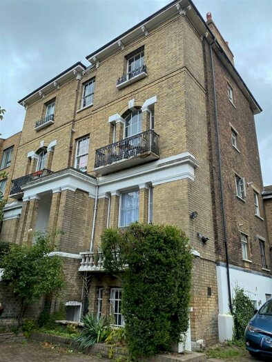 1 Bedroom Flat To Rent In Camden Road, London, NW1