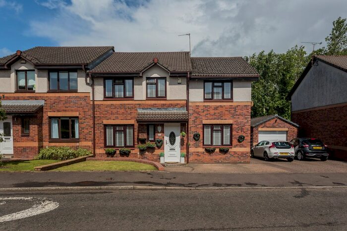 4 Bedroom Villa For Sale In Earlshill Drive, Howwood, PA9