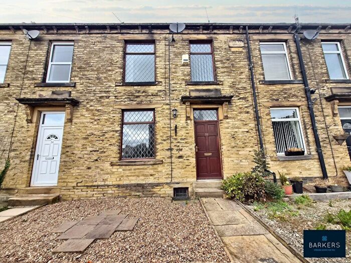 2 Bedroom Terraced House For Sale In South View Road, East Bierley, BD4