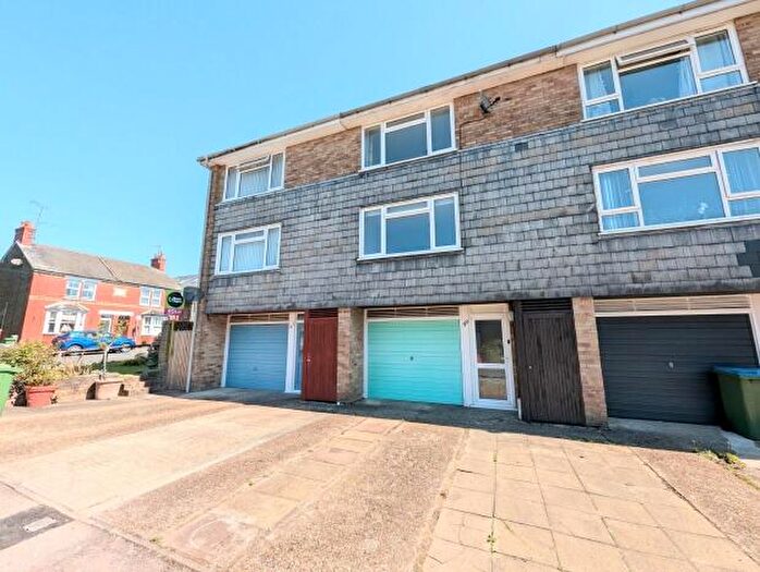 3 Bedroom House To Rent In Livingstone Road, Horsham, RH13