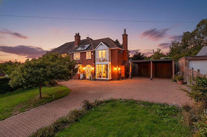 4 Bedroom Semi Detached House For Sale In Victoria Road, Dodford, B61