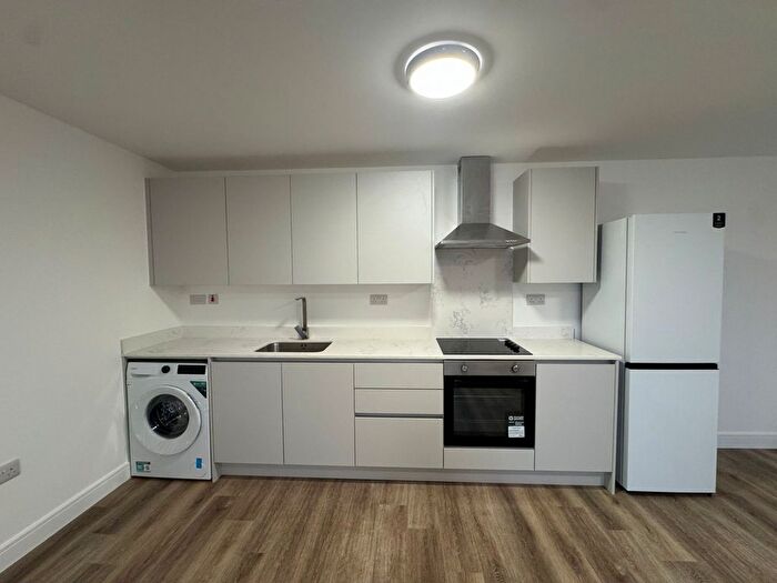 1 Bedroom Flat To Rent In Greenford Road, UB6