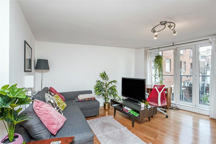 2 Bedroom Apartment To Rent In Britton Street, Clerkenwell, London, EC1M