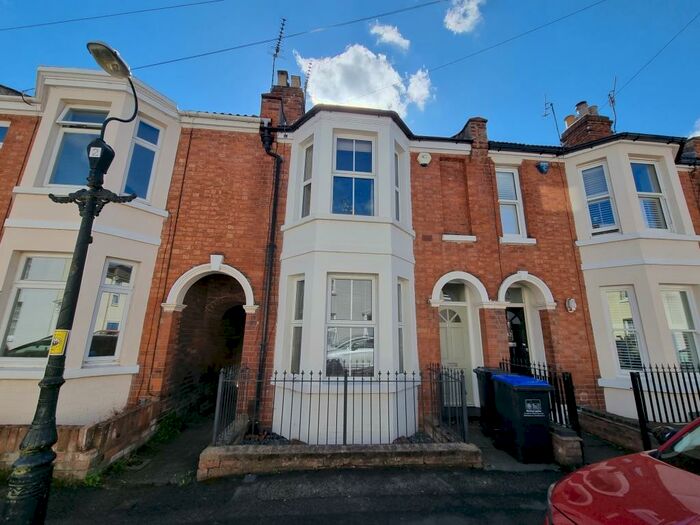 4 Bedroom Terraced House To Rent In Plymouth Place, CV31