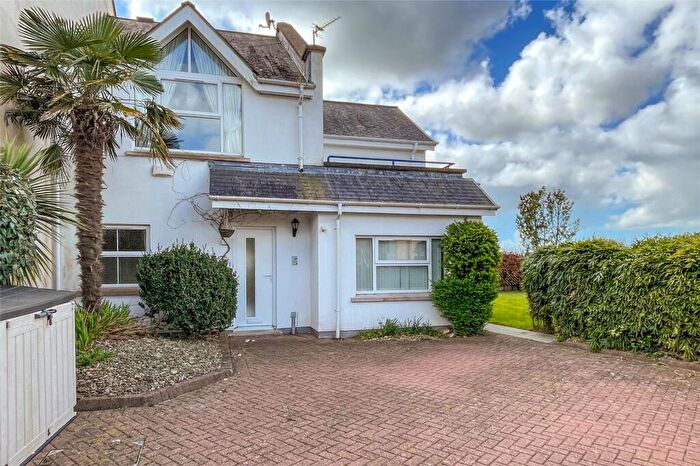 4 Bedroom End Of Terrace House For Sale In Hen Gei Llechi, Y Felinheli, Gwynedd, LL56