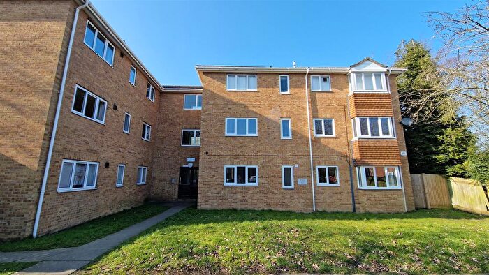 1 Bedroom Flat To Rent In Bond Road, Rainham, Gillingham, ME8