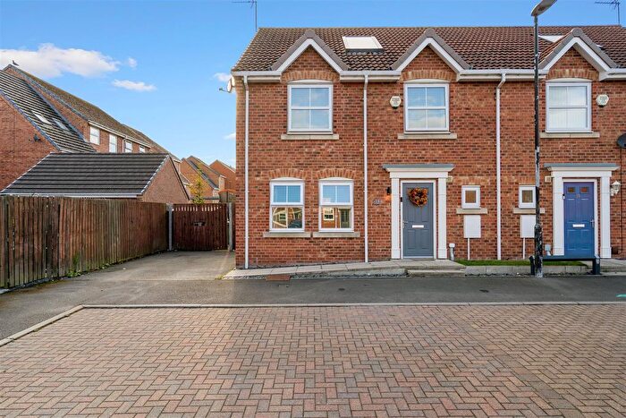4 Bedroom Semi-Detached House For Sale In Mickey Barron Close, Hartlepool, TS24
