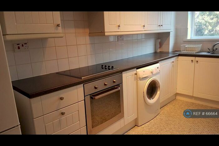 2 Bedroom Flat To Rent In Rowan Court, Kingston Upon Thames, KT2