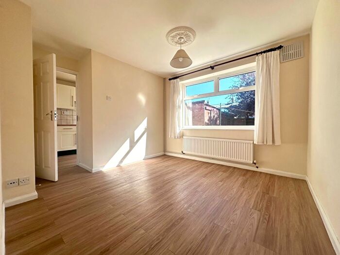 3 Bedroom Property To Rent In Wiles Close, Cambridge, CB4