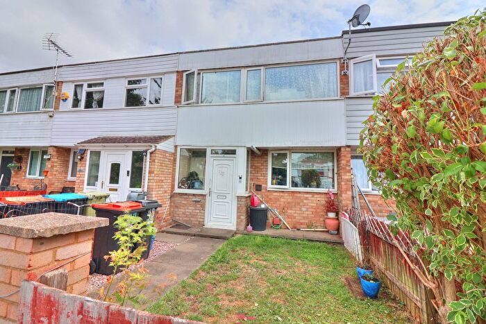 3 Bedroom Terraced House For Sale In Thirlmere Avenue, Milton Keynes, MK2
