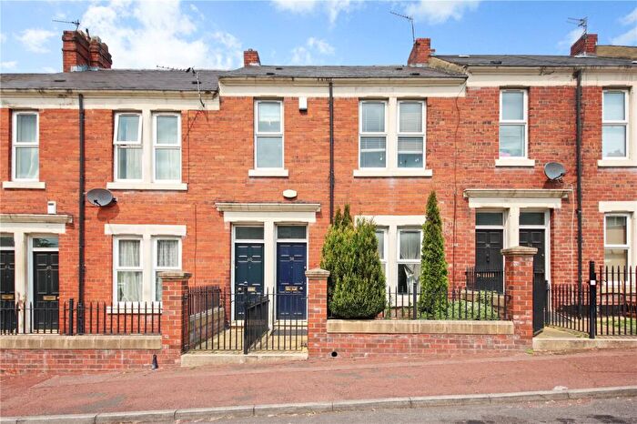 2 Bedroom Flat To Rent In Watt Street, Gateshead, Tyne And Wear, NE8