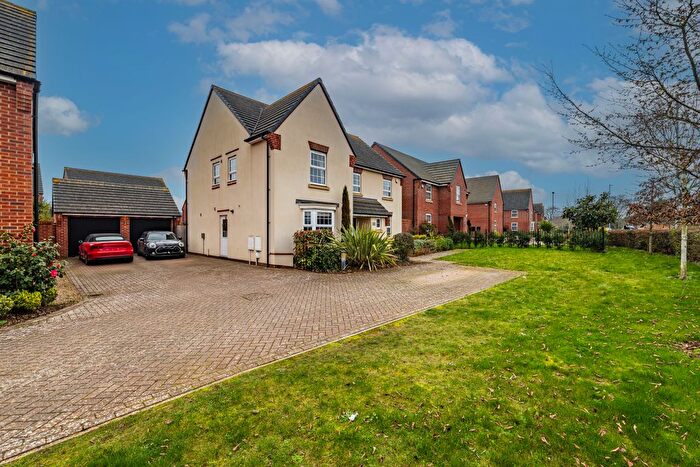 5 Bedroom Detached House For Sale In Lavender Hill, Moulton, Northampton, NN3