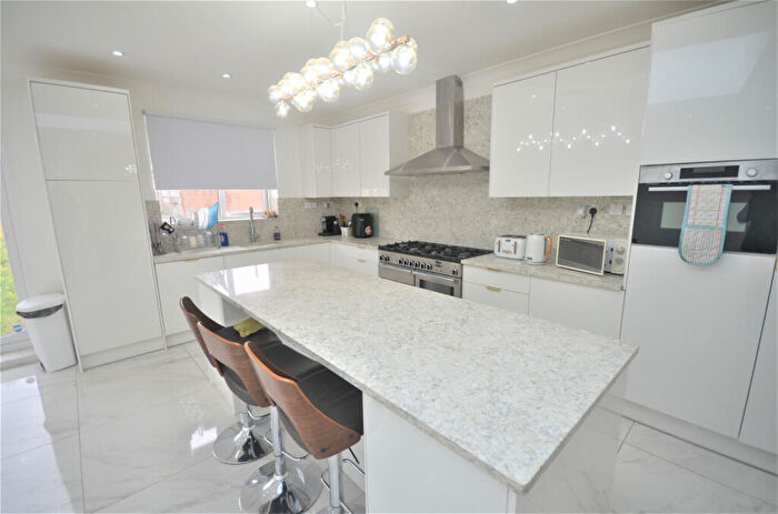 4 Bedroom Terraced House To Rent In South Park Drive, Ilford, IG3